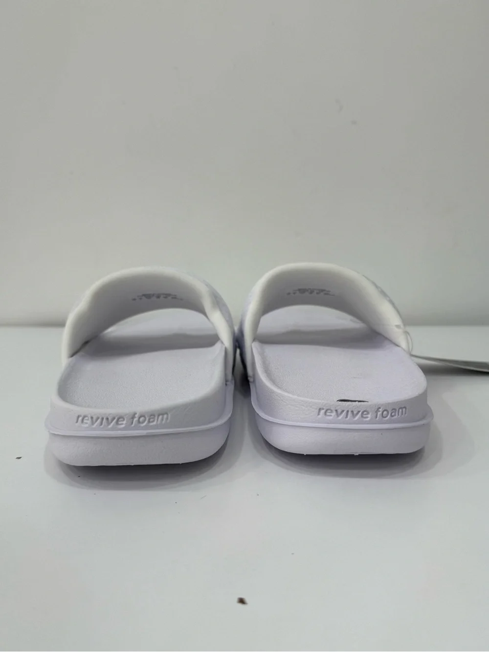 Nike Kobe Offcourt Slide Slip-On Sandal White Pool Beach IF2870-100 Men Size 10